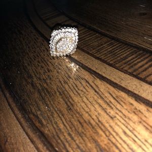 Authentic diamond cluster and gold ring